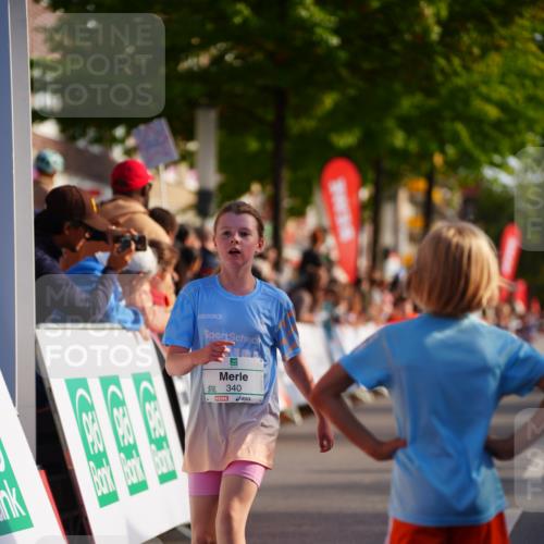 20.09.2026 - PSD Bank Halbmarathon LAZAROV Photography http://msf.ph/oto/10548046 20.09.2026 10:30:42 Ziel 121, 160, 176, 256, 257, 319, 340, 391, 408 meine-sportfotos.de