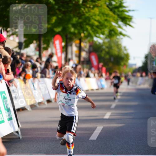 20.09.2026 - PSD Bank Halbmarathon LAZAROV Photography http://msf.ph/oto/10548063 20.09.2026 10:30:51 Ziel 121, 149, 347, 355, 380, 438 meine-sportfotos.de