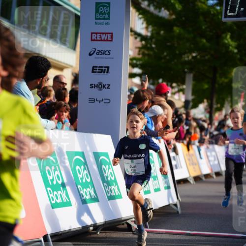 20.09.2026 - PSD Bank Halbmarathon LAZAROV Photography http://msf.ph/oto/10548083 20.09.2026 10:31:07 Ziel 388, 394, 422, 435, 436 meine-sportfotos.de