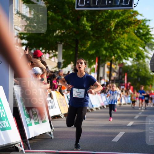 20.09.2026 - PSD Bank Halbmarathon LAZAROV Photography http://msf.ph/oto/10548089 20.09.2026 10:31:12 Ziel 115, 155, 388, 394, 422, 435, 436 meine-sportfotos.de