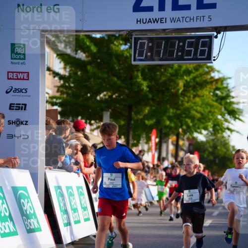 20.09.2026 - PSD Bank Halbmarathon LAZAROV Photography http://msf.ph/oto/10548107 20.09.2026 10:31:20 Ziel 115, 155, 158, 245, 280, 309, 326, 358, 395, 439, 448 meine-sportfotos.de