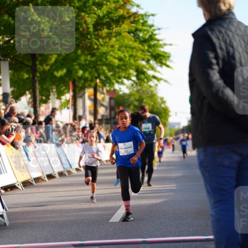 20.09.2026 - PSD Bank Halbmarathon LAZAROV Photography http://msf.ph/oto/10548164 20.09.2026 10:31:49 Ziel 103, 189, 261, 322 meine-sportfotos.de