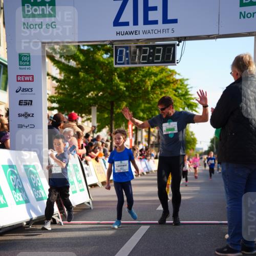 20.09.2026 - PSD Bank Halbmarathon LAZAROV Photography http://msf.ph/oto/10548177 20.09.2026 10:31:56 Ziel 103, 225, 261, 336, 427, 451, 458 meine-sportfotos.de