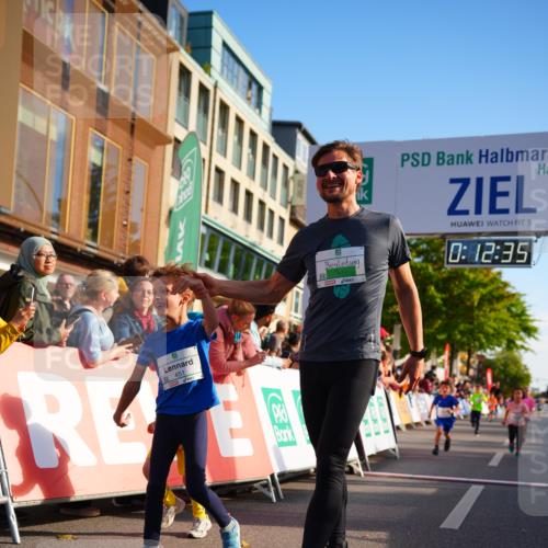 20.09.2026 - PSD Bank Halbmarathon LAZAROV Photography http://msf.ph/oto/10548186 20.09.2026 10:31:59 Ziel 225, 336, 399, 416, 426, 427, 451, 458 meine-sportfotos.de