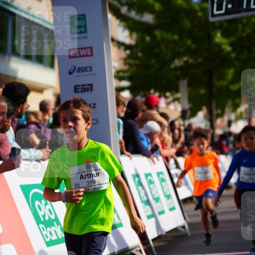 20.09.2026 - PSD Bank Halbmarathon LAZAROV Photography http://msf.ph/oto/10548202 20.09.2026 10:32:05 Ziel 225, 276, 277, 298, 336, 399, 416, 426, 427 meine-sportfotos.de