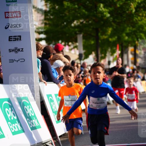 20.09.2026 - PSD Bank Halbmarathon LAZAROV Photography http://msf.ph/oto/10548203 20.09.2026 10:32:06 Ziel 153, 225, 226, 276, 277, 298, 373, 399, 416, 426, 427 meine-sportfotos.de