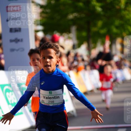 20.09.2026 - PSD Bank Halbmarathon LAZAROV Photography http://msf.ph/oto/10548205 20.09.2026 10:32:06 Ziel 153, 225, 226, 276, 277, 298, 373, 399, 416, 426, 427 meine-sportfotos.de