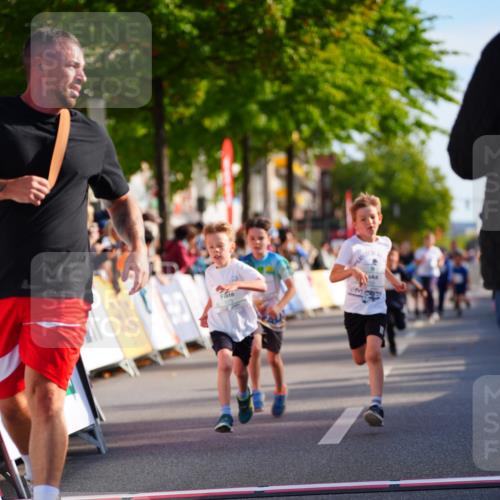 20.09.2026 - PSD Bank Halbmarathon LAZAROV Photography http://msf.ph/oto/10548211 20.09.2026 10:32:10 Ziel 153, 226, 276, 277, 298, 346, 373, 399 meine-sportfotos.de