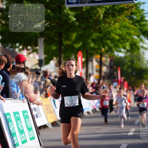 20.09.2026 - PSD Bank Halbmarathon LAZAROV Photography http://msf.ph/oto/10548242 20.09.2026 10:32:29 Ziel 107, 126, 129, 131, 132, 198, 243, 244, 272, 299, 300 meine-sportfotos.de