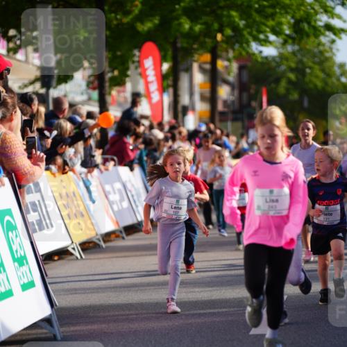 20.09.2026 - PSD Bank Halbmarathon LAZAROV Photography http://msf.ph/oto/10548247 20.09.2026 10:32:31 Ziel 107, 118, 126, 129, 131, 132, 133, 198, 243, 244, 248, 272, 299, 313, 454 meine-sportfotos.de