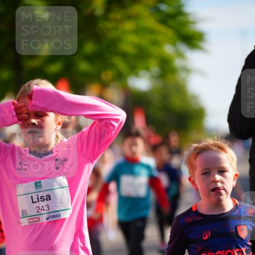 20.09.2026 - PSD Bank Halbmarathon LAZAROV Photography http://msf.ph/oto/10548254 20.09.2026 10:32:34 Ziel 107, 118, 125, 126, 129, 131, 132, 133, 182, 184, 198, 209, 243, 244, 248, 313, 443, 454 meine-sportfotos.de