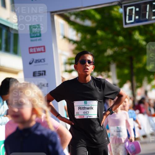 20.09.2026 - PSD Bank Halbmarathon LAZAROV Photography http://msf.ph/oto/10548264 20.09.2026 10:32:41 Ziel 118, 125, 129, 133, 178, 179, 182, 184, 191, 198, 200, 209, 244, 248, 288, 313, 333, 359, 396, 425, 443, 454 meine-sportfotos.de
