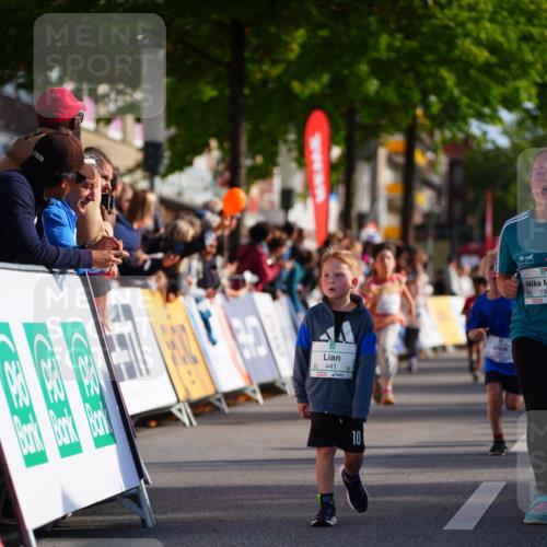 20.09.2026 - PSD Bank Halbmarathon LAZAROV Photography http://msf.ph/oto/10548282 20.09.2026 10:32:51 Ziel 199, 229, 246, 441 meine-sportfotos.de