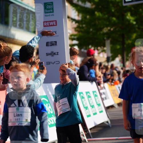 20.09.2026 - PSD Bank Halbmarathon LAZAROV Photography http://msf.ph/oto/10548297 20.09.2026 10:32:58 Ziel 197, 199, 229, 238, 246, 247, 302, 335, 374, 441, 444 meine-sportfotos.de