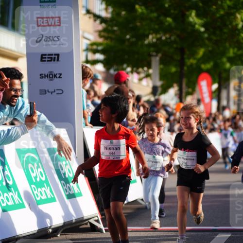20.09.2026 - PSD Bank Halbmarathon LAZAROV Photography http://msf.ph/oto/10548301 20.09.2026 10:33:02 Ziel 139, 197, 229, 235, 238, 247, 291, 302, 335, 374, 444 meine-sportfotos.de