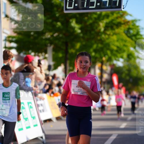 20.09.2026 - PSD Bank Halbmarathon LAZAROV Photography http://msf.ph/oto/10548316 20.09.2026 10:33:09 Ziel 139, 235, 238, 247, 291, 302, 308, 339, 374, 379, 387 meine-sportfotos.de