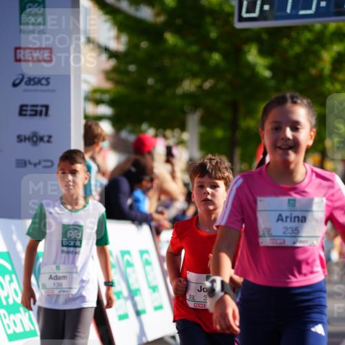 20.09.2026 - PSD Bank Halbmarathon LAZAROV Photography http://msf.ph/oto/10548318 20.09.2026 10:33:10 Ziel 139, 235, 291, 302, 308, 316, 339, 379, 386, 387 meine-sportfotos.de
