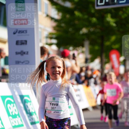 20.09.2026 - PSD Bank Halbmarathon LAZAROV Photography http://msf.ph/oto/10548321 20.09.2026 10:33:13 Ziel 139, 235, 308, 316, 339, 379, 386, 387 meine-sportfotos.de