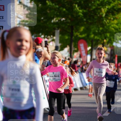 20.09.2026 - PSD Bank Halbmarathon LAZAROV Photography http://msf.ph/oto/10548324 20.09.2026 10:33:14 Ziel 139, 235, 296, 308, 316, 339, 379, 386, 387 meine-sportfotos.de