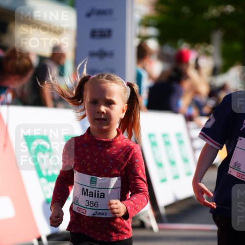 20.09.2026 - PSD Bank Halbmarathon LAZAROV Photography http://msf.ph/oto/10548332 20.09.2026 10:33:17 Ziel 230, 232, 296, 308, 316, 379, 386, 387, 409 meine-sportfotos.de