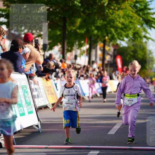 20.09.2026 - PSD Bank Halbmarathon LAZAROV Photography http://msf.ph/oto/10548339 20.09.2026 10:33:20 Ziel 230, 232, 234, 296, 308, 316, 379, 386, 409 meine-sportfotos.de