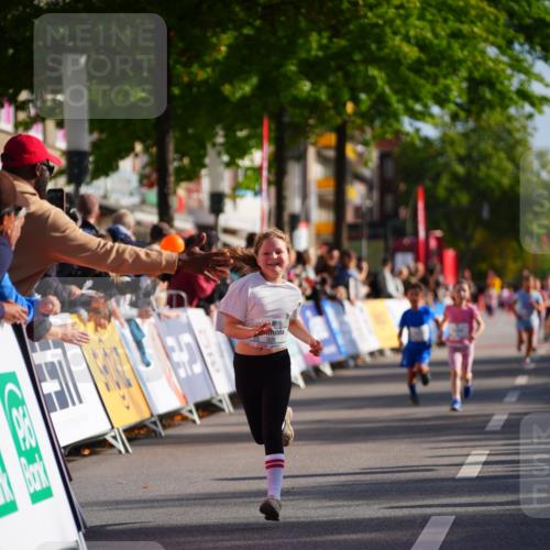 20.09.2026 - PSD Bank Halbmarathon LAZAROV Photography http://msf.ph/oto/10548366 20.09.2026 10:33:37 Ziel 151, 254, 255, 325 meine-sportfotos.de