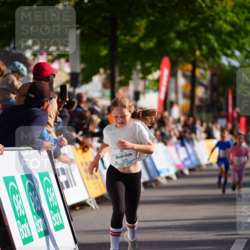 20.09.2026 - PSD Bank Halbmarathon LAZAROV Photography http://msf.ph/oto/10548372 20.09.2026 10:33:38 Ziel 151, 227, 254, 325 meine-sportfotos.de