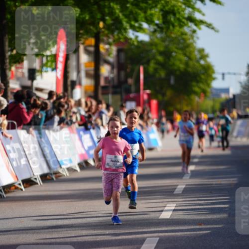 20.09.2026 - PSD Bank Halbmarathon LAZAROV Photography http://msf.ph/oto/10548373 20.09.2026 10:33:40 Ziel 151, 227, 253, 325 meine-sportfotos.de