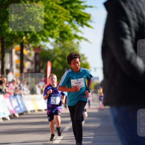20.09.2026 - PSD Bank Halbmarathon LAZAROV Photography http://msf.ph/oto/10548388 20.09.2026 10:33:52 Ziel 138, 166, 207, 290, 424 meine-sportfotos.de