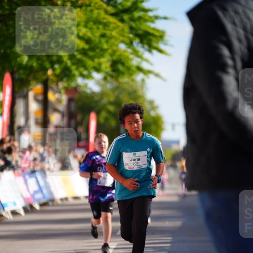 20.09.2026 - PSD Bank Halbmarathon LAZAROV Photography http://msf.ph/oto/10548389 20.09.2026 10:33:52 Ziel 138, 166, 207, 290, 424 meine-sportfotos.de