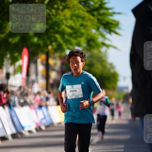20.09.2026 - PSD Bank Halbmarathon LAZAROV Photography http://msf.ph/oto/10548392 20.09.2026 10:33:53 Ziel 138, 166, 207, 290, 424 meine-sportfotos.de