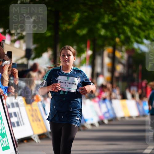 20.09.2026 - PSD Bank Halbmarathon LAZAROV Photography http://msf.ph/oto/10548411 20.09.2026 10:34:02 Ziel 138, 171, 173, 196, 290, 382 meine-sportfotos.de