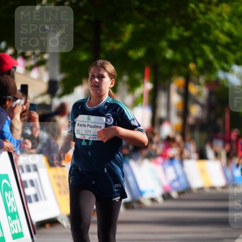 20.09.2026 - PSD Bank Halbmarathon LAZAROV Photography http://msf.ph/oto/10548412 20.09.2026 10:34:03 Ziel 138, 171, 173, 196, 382 meine-sportfotos.de