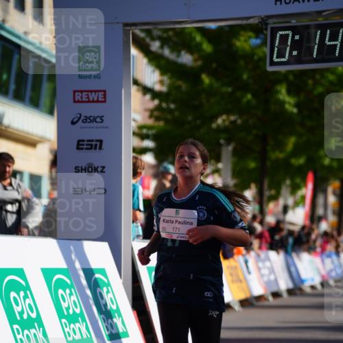 20.09.2026 - PSD Bank Halbmarathon LAZAROV Photography http://msf.ph/oto/10548413 20.09.2026 10:34:04 Ziel 171, 173, 196, 376, 382 meine-sportfotos.de