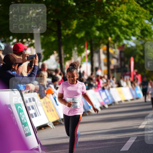 20.09.2026 - PSD Bank Halbmarathon LAZAROV Photography http://msf.ph/oto/10548443 20.09.2026 10:34:17 Ziel 148, 269, 295, 389, 390 meine-sportfotos.de