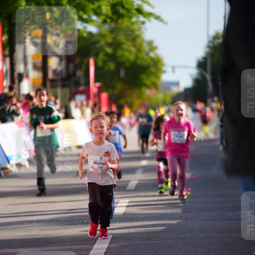 20.09.2026 - PSD Bank Halbmarathon LAZAROV Photography http://msf.ph/oto/10548447 20.09.2026 10:34:23 Ziel 168, 267, 268, 295, 367 meine-sportfotos.de