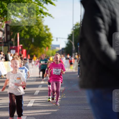 20.09.2026 - PSD Bank Halbmarathon LAZAROV Photography http://msf.ph/oto/10548449 20.09.2026 10:34:24 Ziel 168, 267, 268, 270, 295, 367 meine-sportfotos.de
