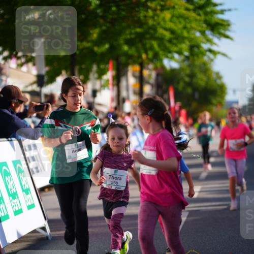 20.09.2026 - PSD Bank Halbmarathon LAZAROV Photography http://msf.ph/oto/10548457 20.09.2026 10:34:28 Ziel 147, 168, 267, 268, 270, 350, 367 meine-sportfotos.de