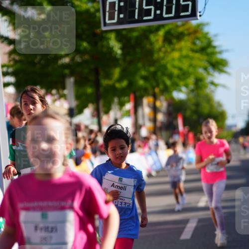 20.09.2026 - PSD Bank Halbmarathon LAZAROV Photography http://msf.ph/oto/10548461 20.09.2026 10:34:29 Ziel 143, 147, 168, 267, 268, 270, 350, 367 meine-sportfotos.de