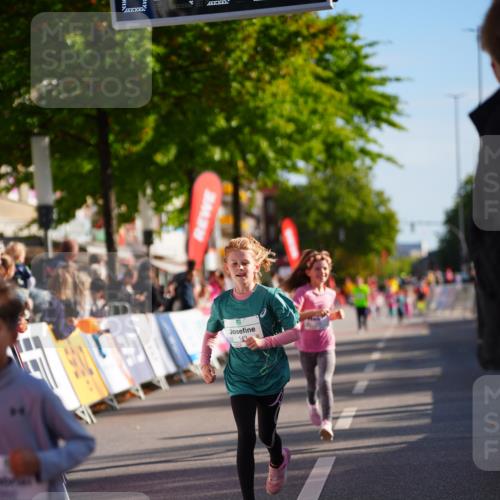 20.09.2026 - PSD Bank Halbmarathon LAZAROV Photography http://msf.ph/oto/10548469 20.09.2026 10:34:33 Ziel 143, 147, 168, 239, 267, 268, 270, 350, 367 meine-sportfotos.de