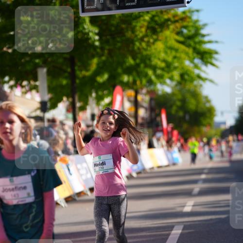 20.09.2026 - PSD Bank Halbmarathon LAZAROV Photography http://msf.ph/oto/10548475 20.09.2026 10:34:36 Ziel 143, 147, 239, 270, 350 meine-sportfotos.de