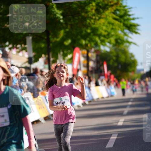 20.09.2026 - PSD Bank Halbmarathon LAZAROV Photography http://msf.ph/oto/10548477 20.09.2026 10:34:36 Ziel 143, 147, 239, 270, 350 meine-sportfotos.de