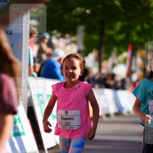 20.09.2026 - PSD Bank Halbmarathon LAZAROV Photography http://msf.ph/oto/10548499 20.09.2026 10:34:57 Ziel 195, 378, 383, 400, 403, 452 meine-sportfotos.de