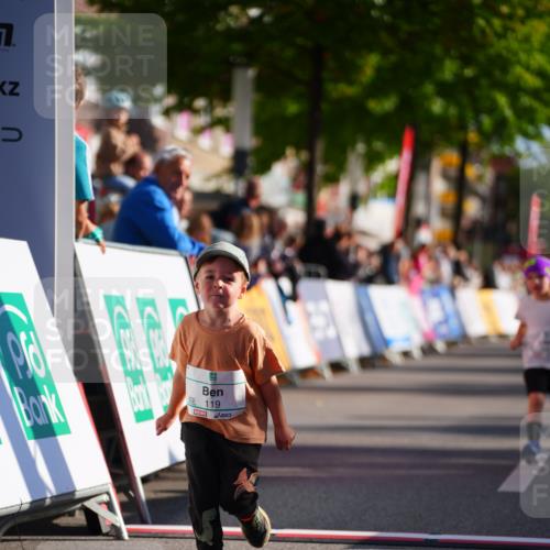 20.09.2026 - PSD Bank Halbmarathon LAZAROV Photography http://msf.ph/oto/10548515 20.09.2026 10:35:06 Ziel 119, 161, 163, 334, 378, 401, 428 meine-sportfotos.de