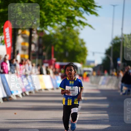 20.09.2026 - PSD Bank Halbmarathon LAZAROV Photography http://msf.ph/oto/10548596 20.09.2026 10:36:16 Ziel 442 meine-sportfotos.de