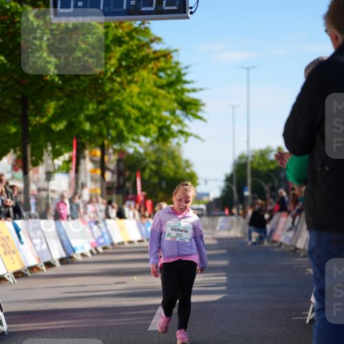 20.09.2026 - PSD Bank Halbmarathon LAZAROV Photography http://msf.ph/oto/10548623 20.09.2026 10:36:56 Ziel 222, 286, 289 meine-sportfotos.de
