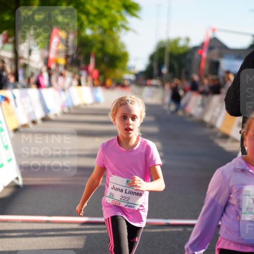 20.09.2026 - PSD Bank Halbmarathon LAZAROV Photography http://msf.ph/oto/10548630 20.09.2026 10:37:00 Ziel 222, 289 meine-sportfotos.de
