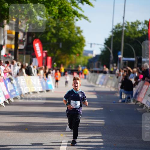 20.09.2026 - PSD Bank Halbmarathon LAZAROV Photography http://msf.ph/oto/10548633 20.09.2026 10:37:28 Ziel 180 meine-sportfotos.de