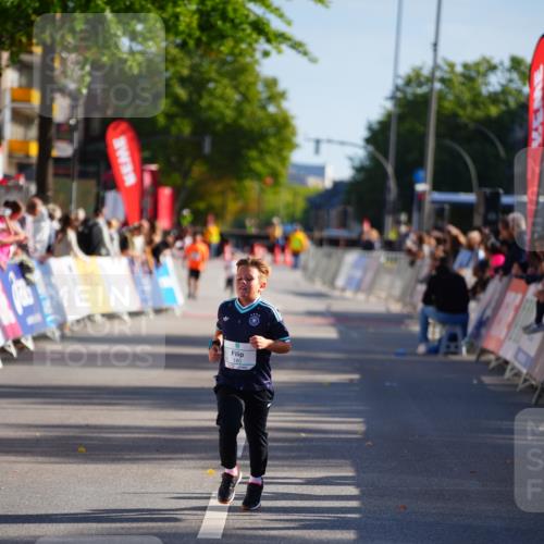 20.09.2026 - PSD Bank Halbmarathon LAZAROV Photography http://msf.ph/oto/10548634 20.09.2026 10:37:29 Ziel 180 meine-sportfotos.de