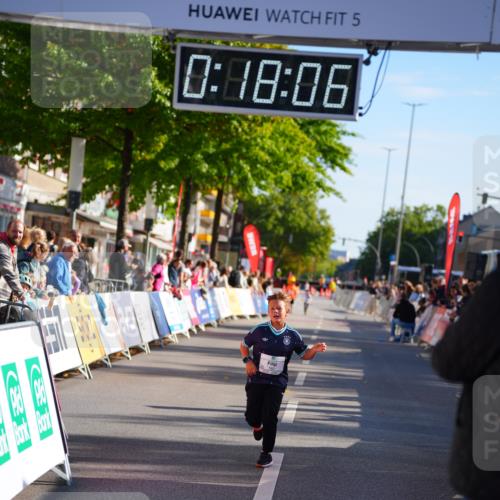 20.09.2026 - PSD Bank Halbmarathon LAZAROV Photography http://msf.ph/oto/10548637 20.09.2026 10:37:30 Ziel 180 meine-sportfotos.de